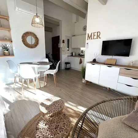 Mitoyenne T2 Climatisee Avec Piscine Et Parking, Vue Pinede - Fr-1-607-237 Holiday home Agde