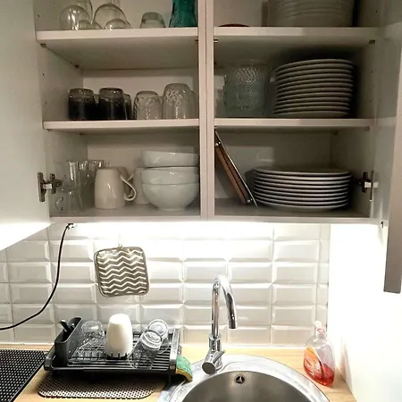 Holiday home Mitoyenne T2 Climatisee Avec Piscine Et Parking, Vue Pinede - Fr-1-607-237 *