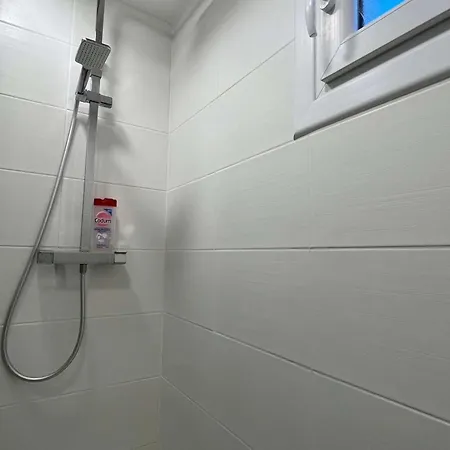 Mitoyenne T2 Climatisee Avec Piscine Et Parking, Vue Pinede - Fr-1-607-237 度假居 *