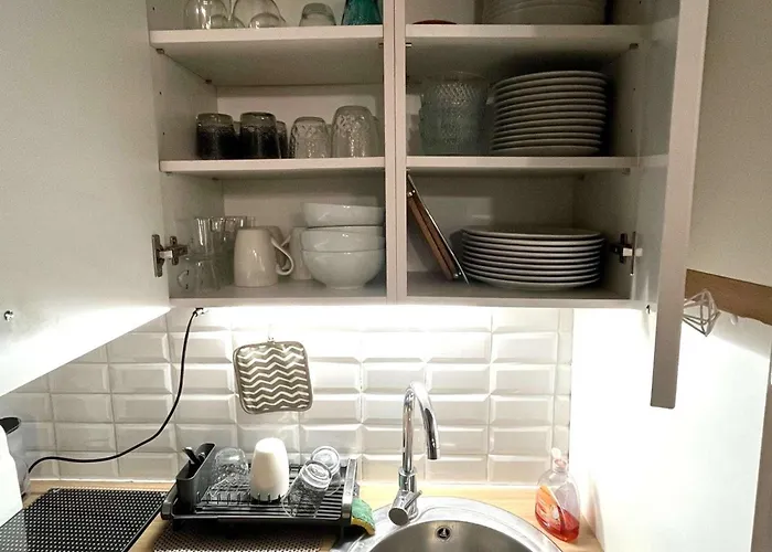 Holiday home Mitoyenne T2 Climatisee Avec Piscine Et Parking, Vue Pinede - Fr-1-607-237 *