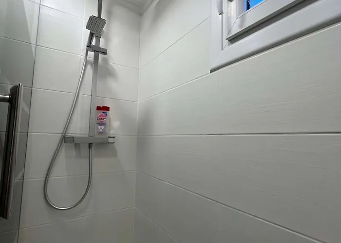 Mitoyenne T2 Climatisee Avec Piscine Et Parking, Vue Pinede - Fr-1-607-237 度假居 *